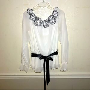 Simply Lilian Rosette Trimmed Woman’s Peasant Blouse Ivory & Black Size L NWOT